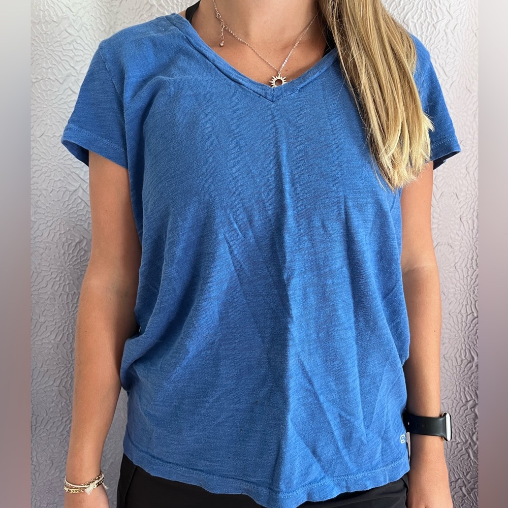 Vineyard Vines tee shirt